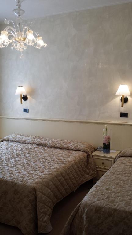 Camera Tripla - Hotel Carlton Capri - Foto 3