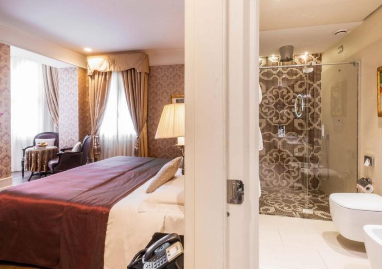 Interni, lobby o sala comune del Hotel Moresco, hotel 4 stelle nel sestiere di Dorsoduro, Venezia, Italia