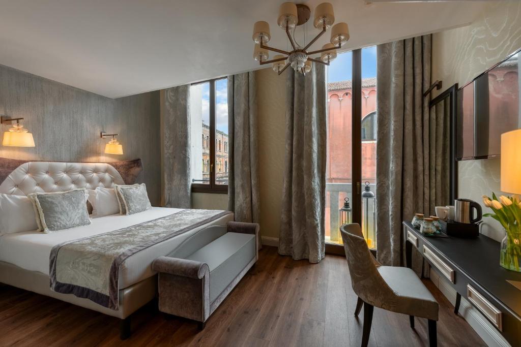 Suite Luna di Miele con Vasca Idromassaggio e Vista Canale - Palazzo Veneziano - Venice Collection - Foto 3